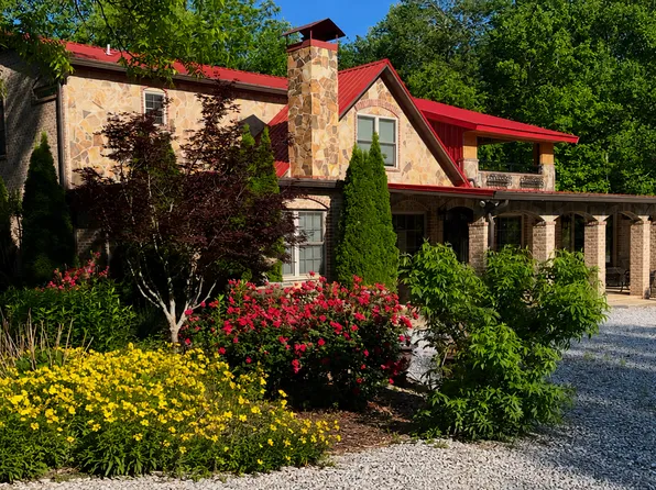 1422 Wolffork Rd, Rabun Gap, GA 30568