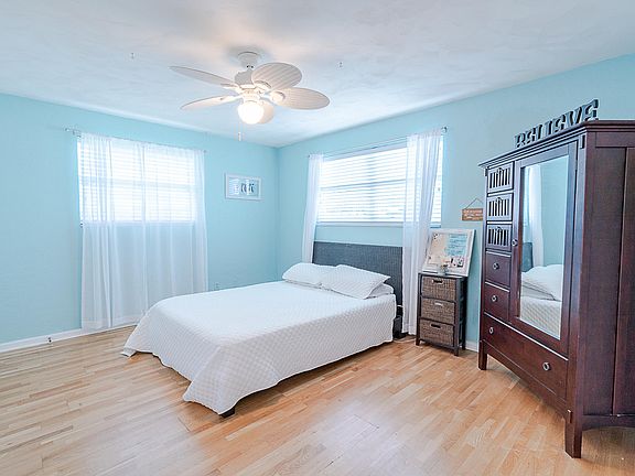 5th image of 163 Country Club Dr