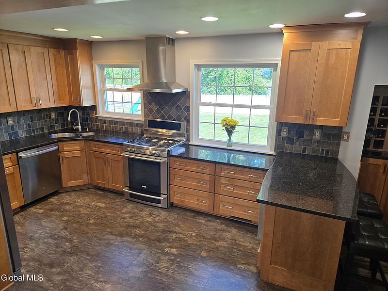 3rd image of 1016 Gates Drive