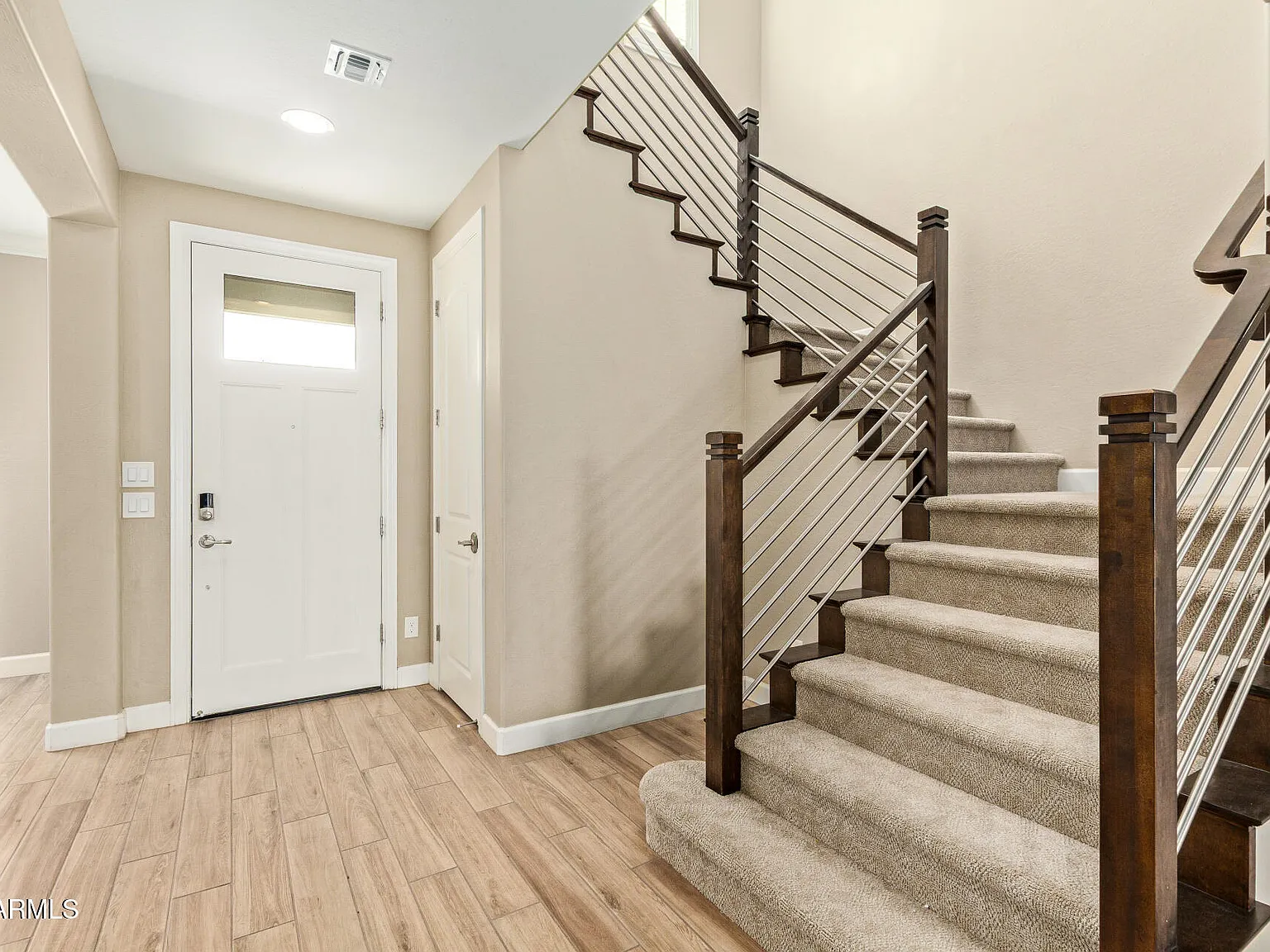5 bed, 4.5 bath, 3750 sqft, $4,800 — Photo 4