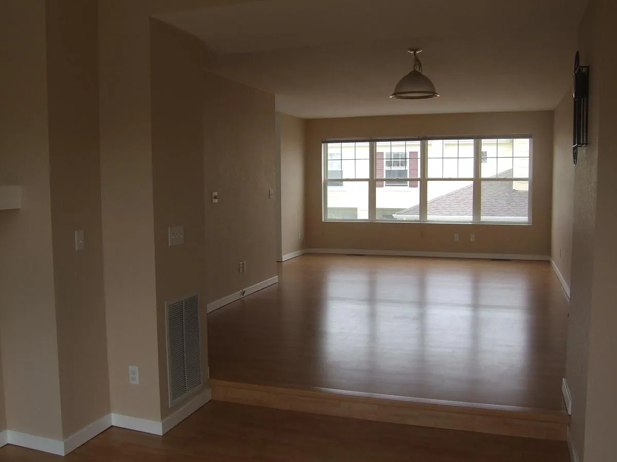 3910 Colorado Avenue — Photo 2