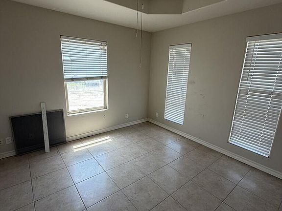 4th image of 135 E Bonnet Cir