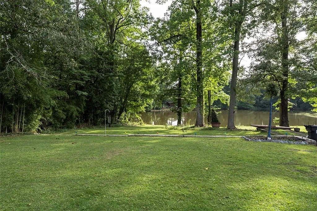 4 bed, 4.5 bath, 2055 sqft, $1,500 — Photo 2