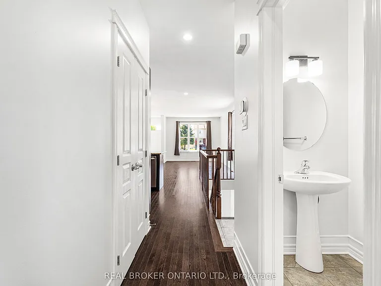 43 Claridge Dr — Photo 12