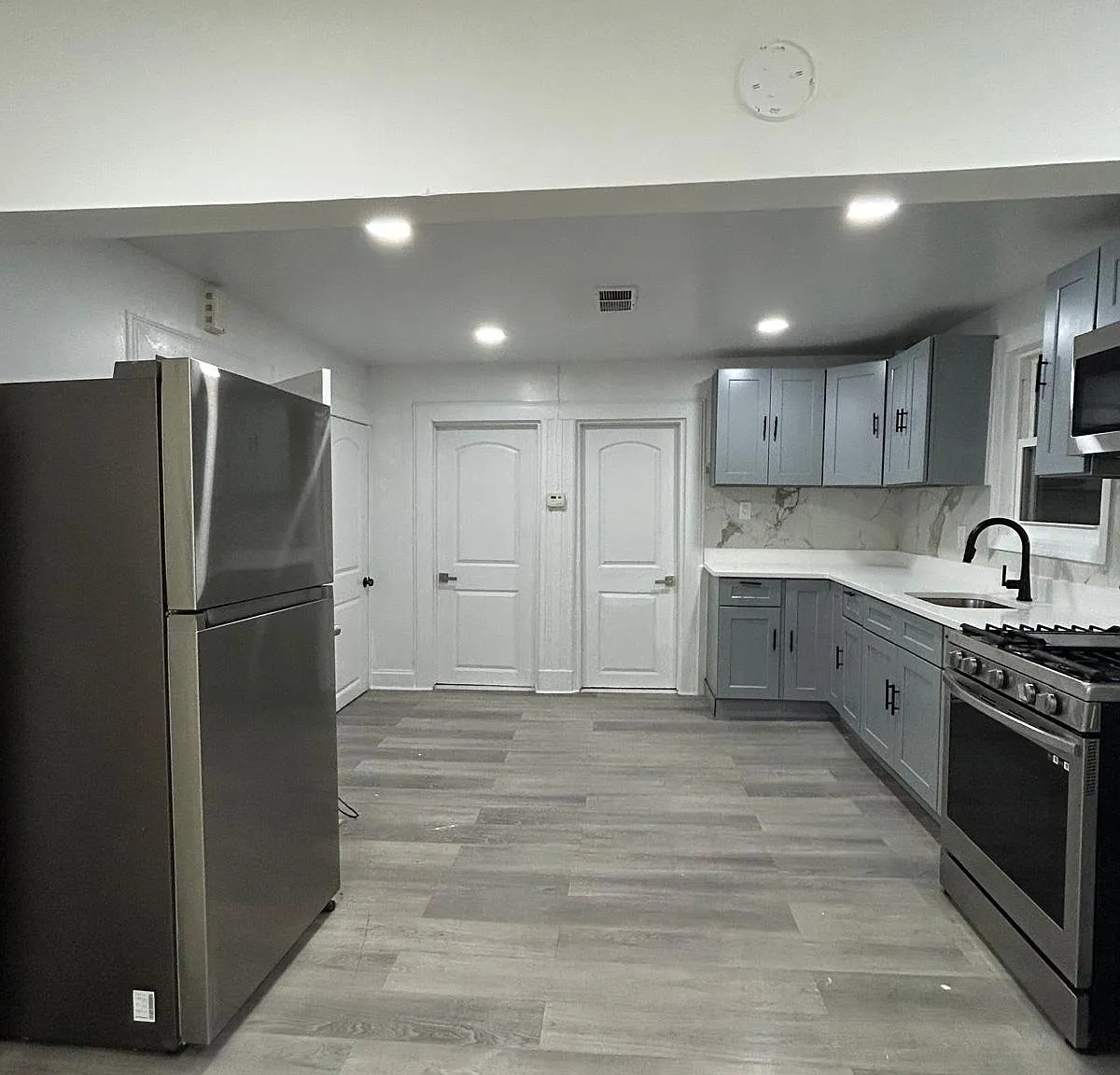 3 bed, $2,900 — Photo 3