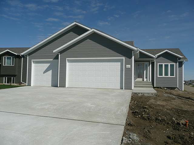 2nd image of 1410 Suffolk Dr