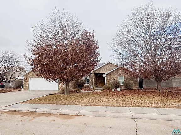 3rd image of 1405 S Lincoln Dr