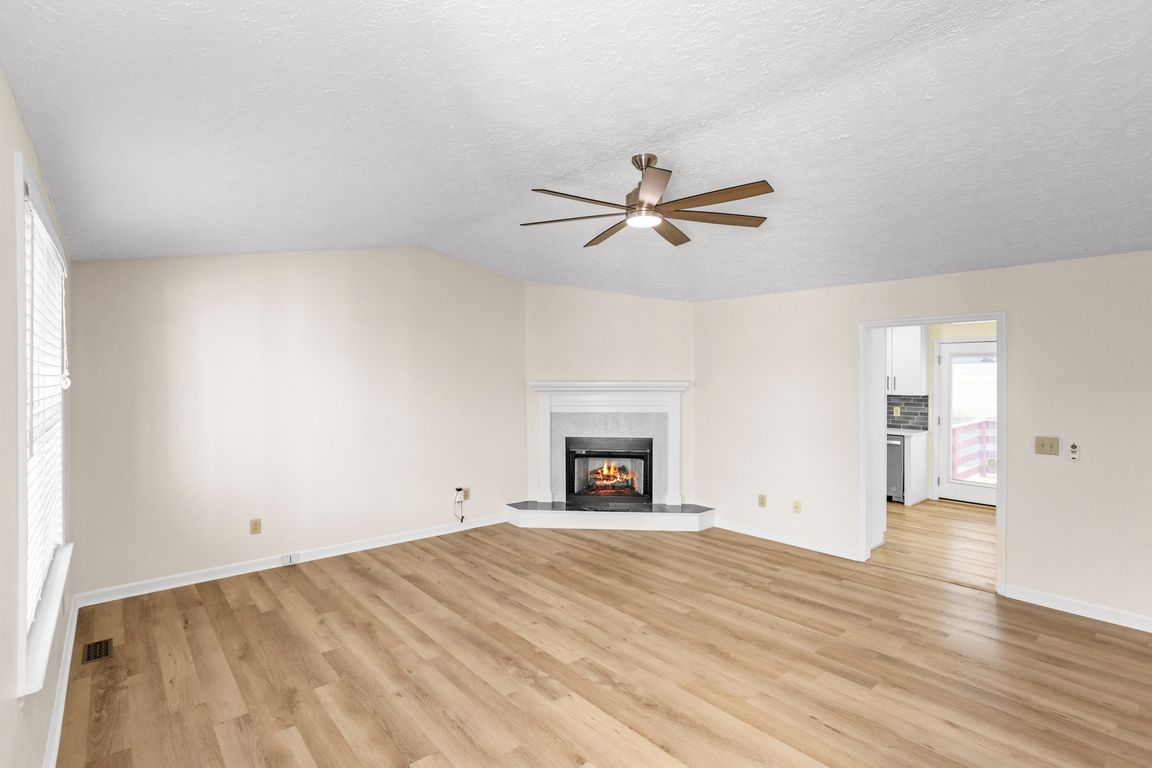 next background image