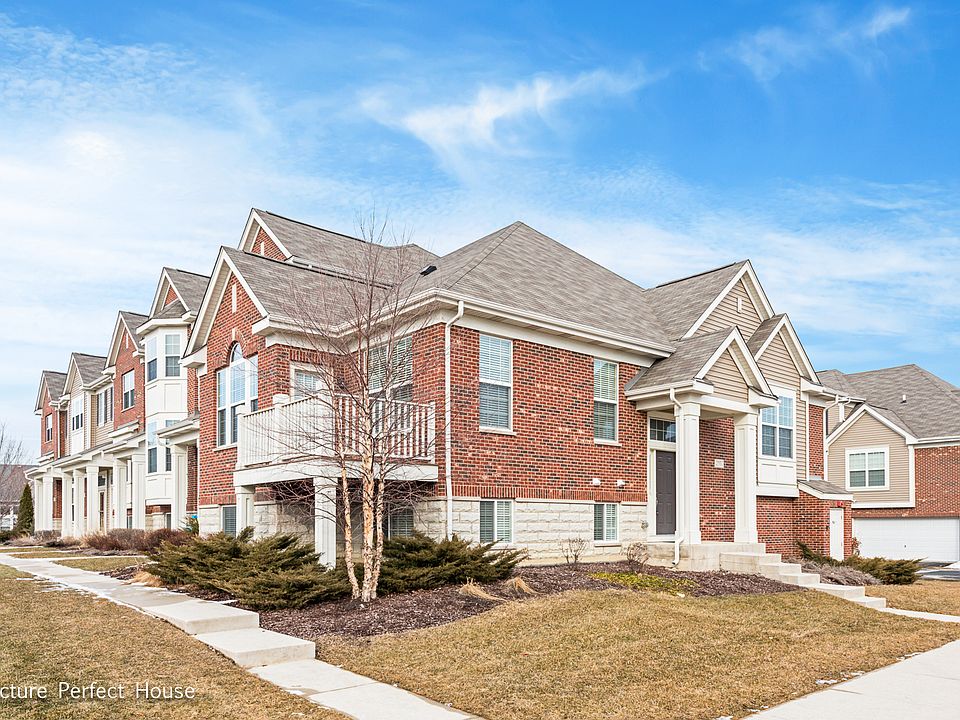 1st image of 2557 Dunraven Ave