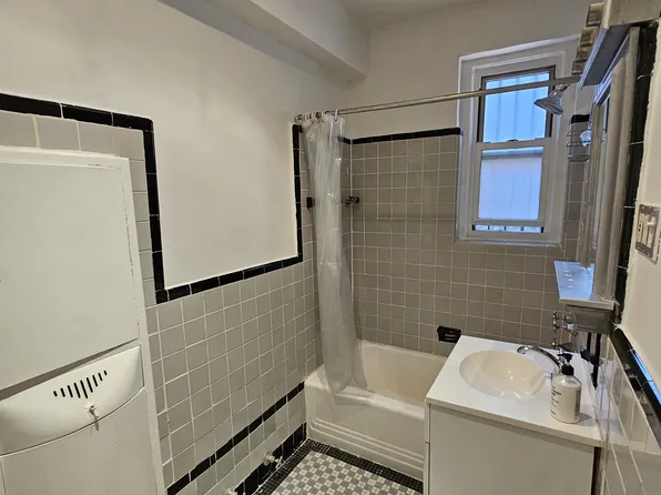 224 Highland Boulevard image 9 of 9