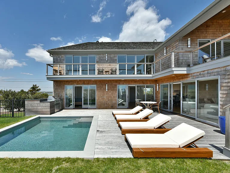451 Dune Rd — Photo 42