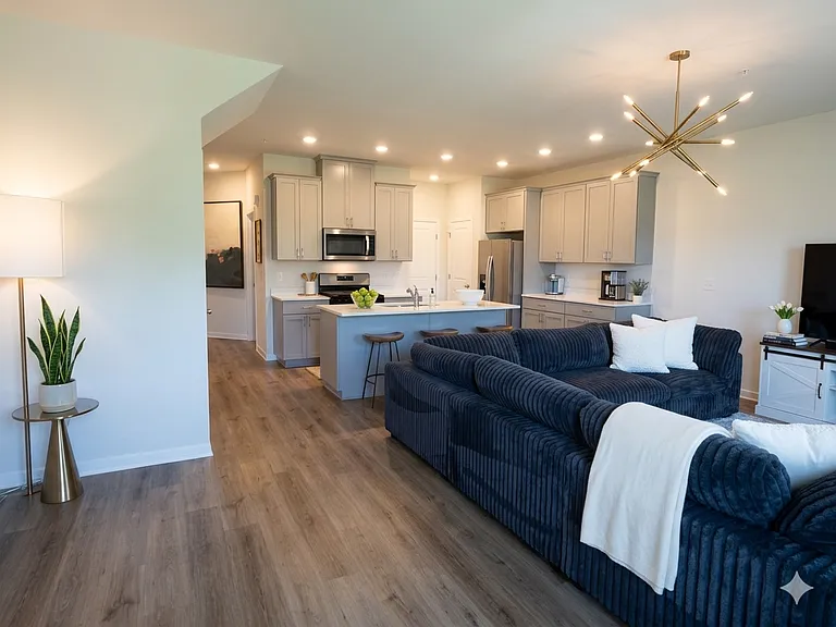 7703 Clayton Ave — Photo 1