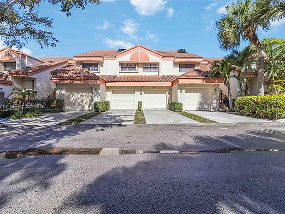 2nd image of 3475 Emerald Oaks Dr #1705