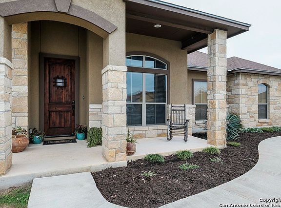 3rd image of 560 Bonita Creek Dr
