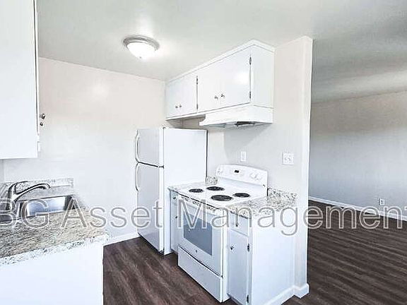 3rd image of 1333 Market Ave