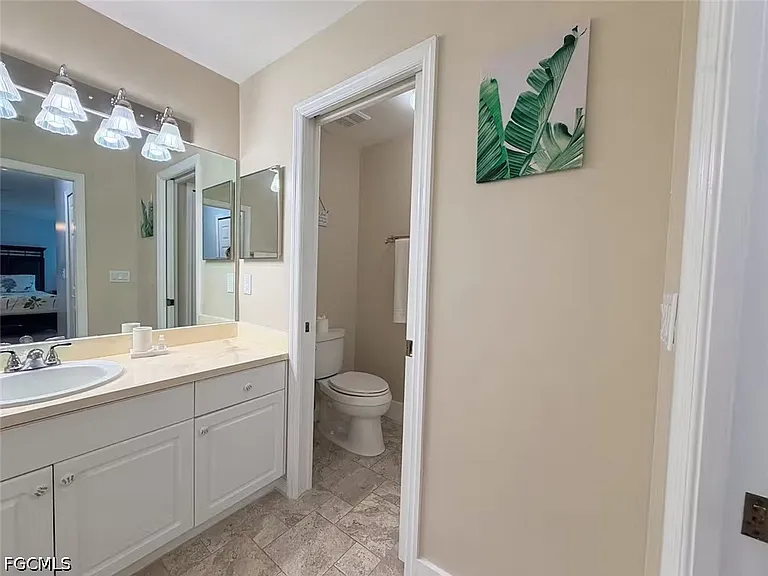 2937 SW 8th Pl — Photo 12
