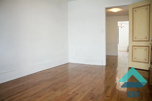 Rented by EXR | media 15