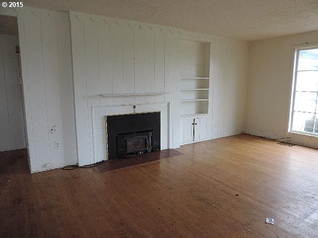 2nd image of 4216 NE 60th St