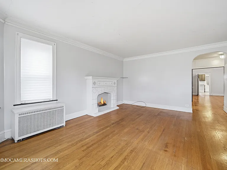 2045 W Farragut Ave #3 — Photo 24