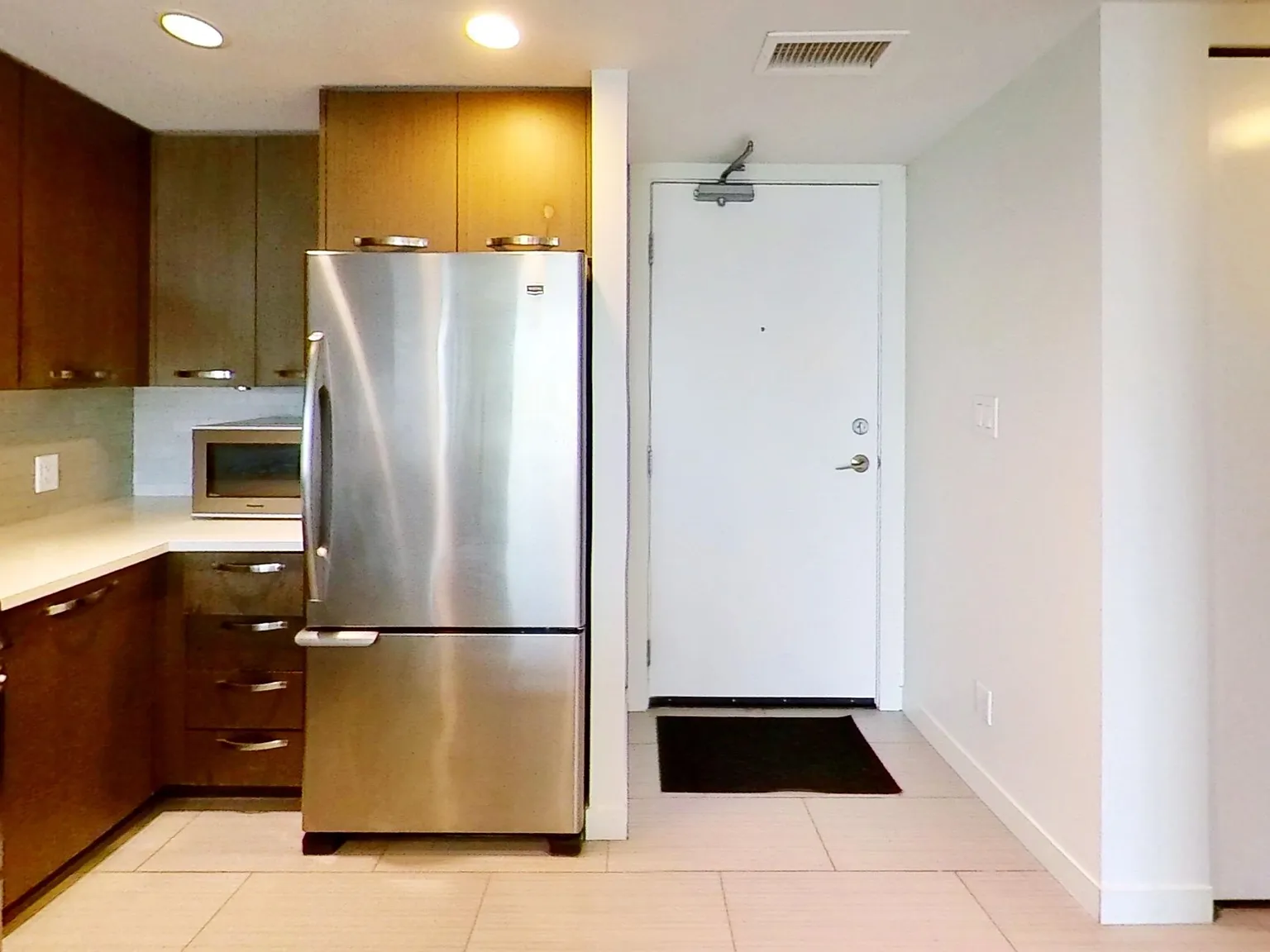1 bed, 577 sqft, $2,100 — Photo 3