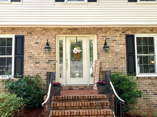 207 White Water Ct, Greer, SC 29650
