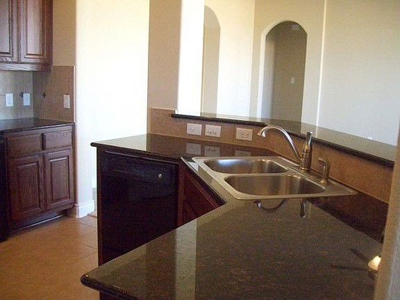 5th image of 203 Hendelson Ln