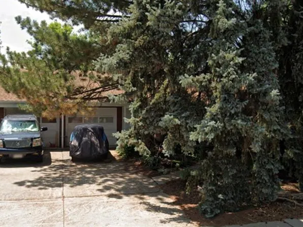 557 Newark Court, Aurora, CO 80010