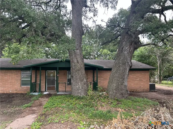 1434 Saint Andrew St, Gonzales, TX 78629