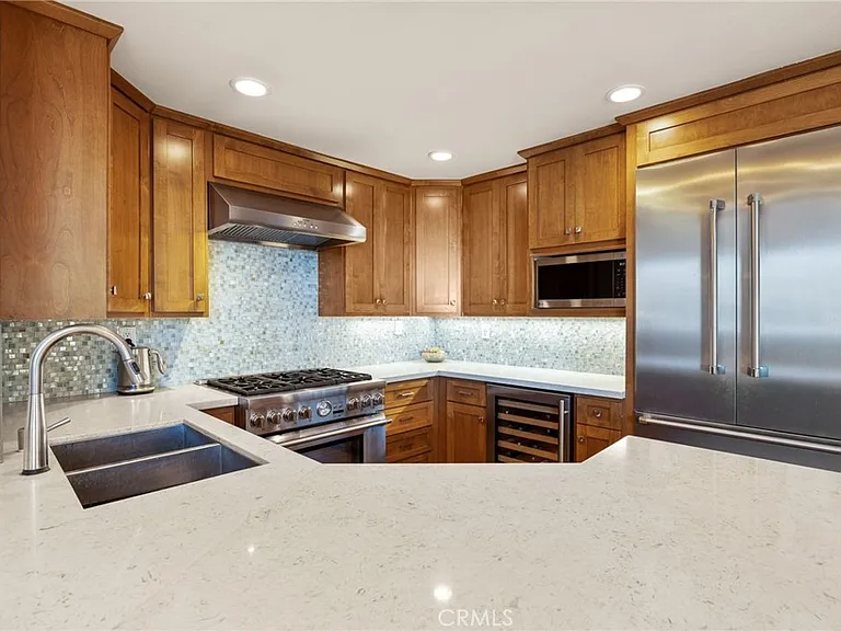 412 Acacia Ave #1/2 — Photo 3