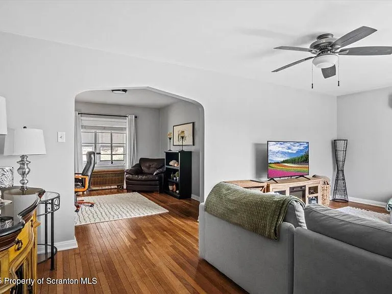131 Arnold Ave — Photo 9