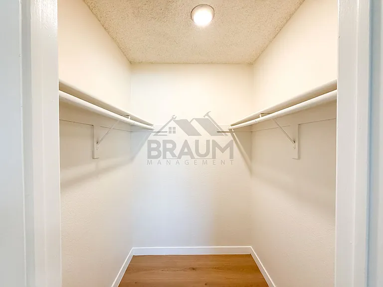 11007 Hartsook St #112 — Photo 31