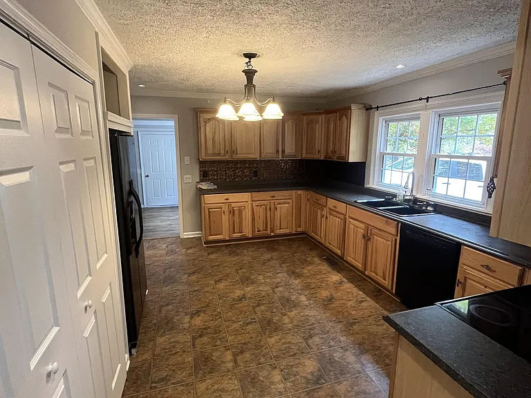 306 Forest Hills Dr — Photo 5