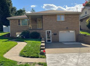 10 Cynthia Dr, Carnegie, PA 15106