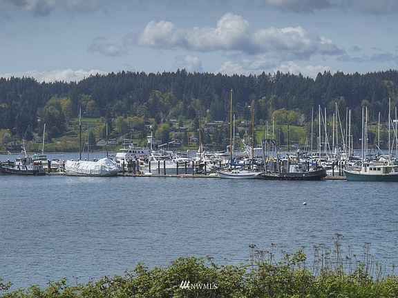 2nd image of 17670 Fjord Dr NE