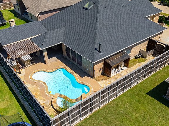 2nd image of 1122 Leafy Glade Rd