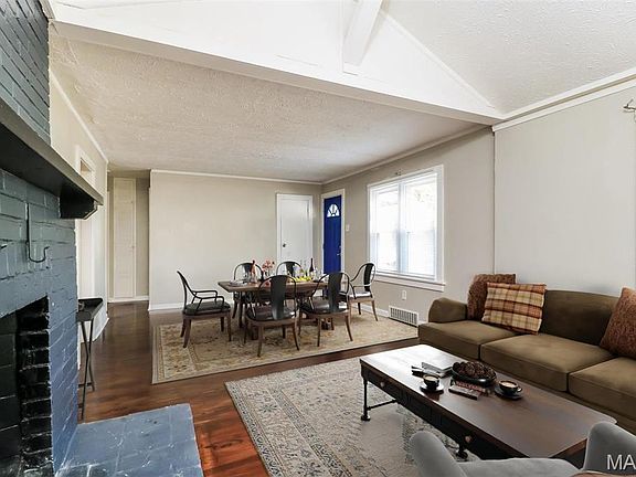 4th image of 9608 Flora Ave