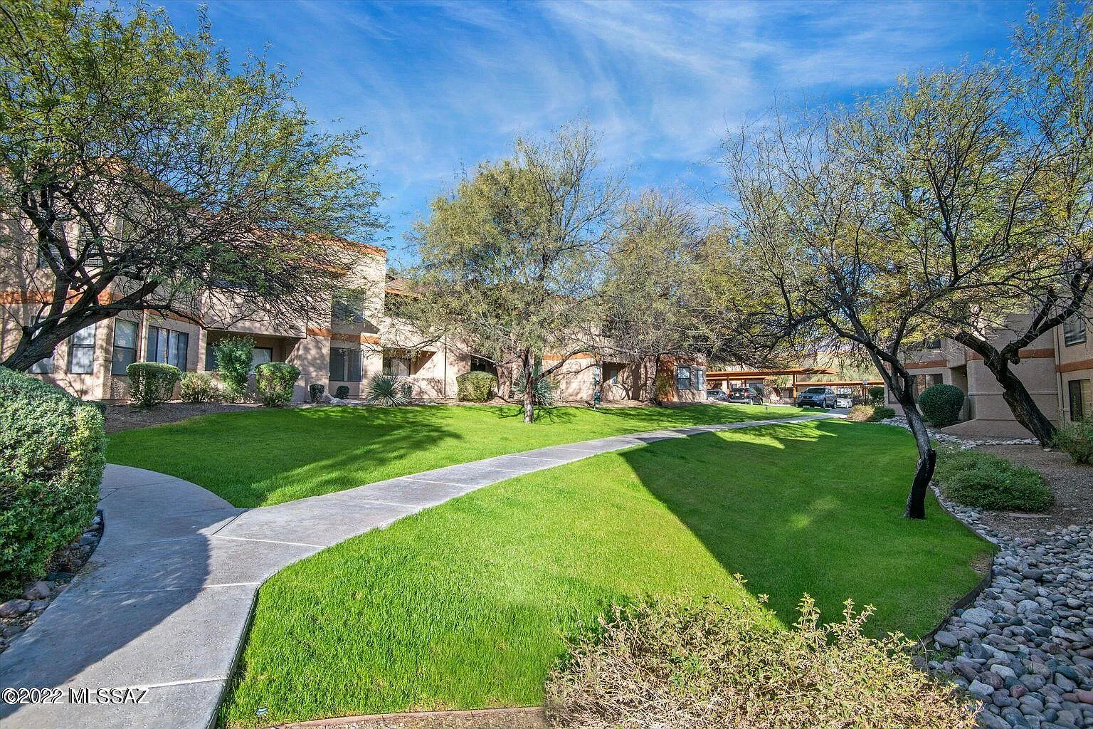 2 bed, 2.0 bath, 978 sqft, $1,800 — Photo 3