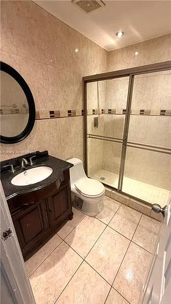 4 bed, 2.5 bath, 2324 sqft, $4,500 — Photo 2
