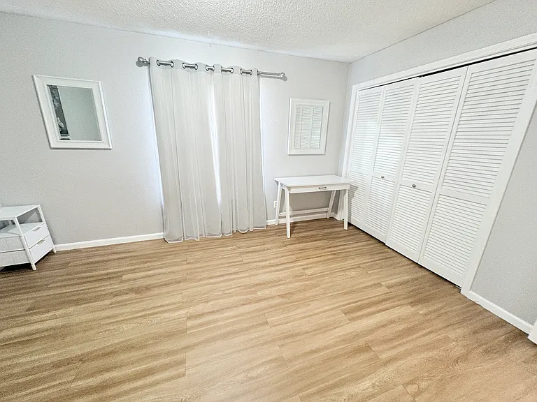 507 W Westview St #16 — Photo 20