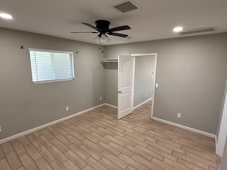 1410 W Pepper Pl #B — Photo 13