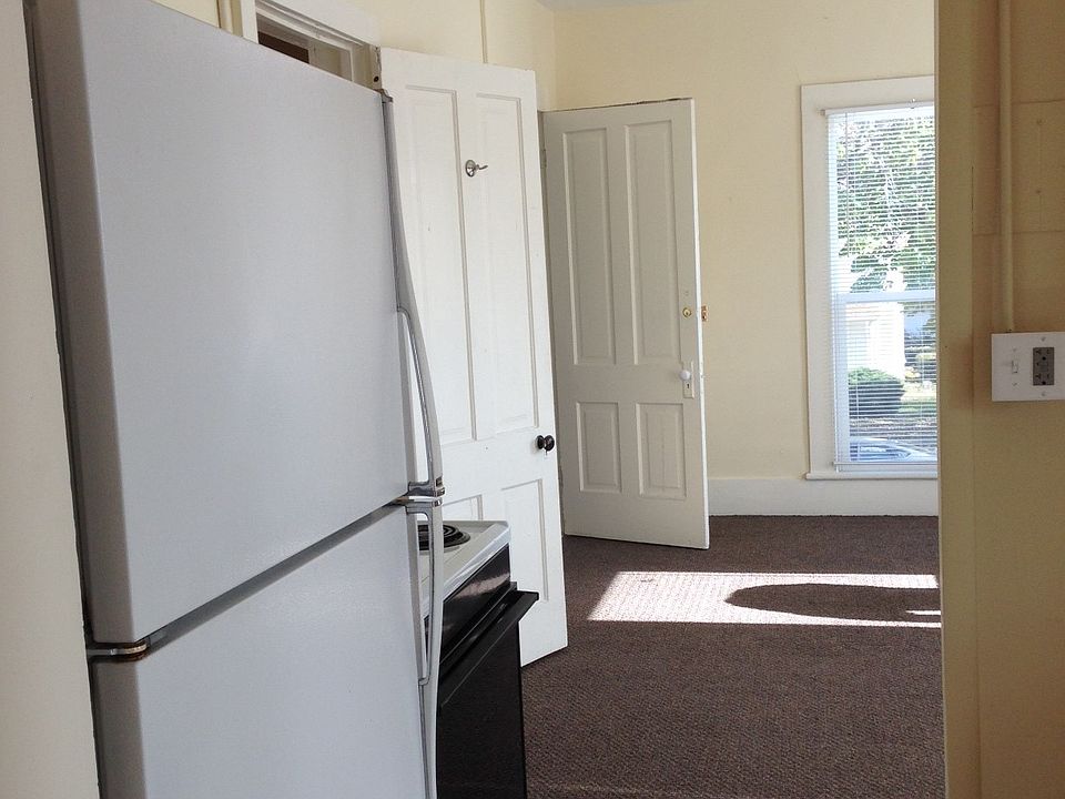 2nd image of 411 N 3rd St APT 2