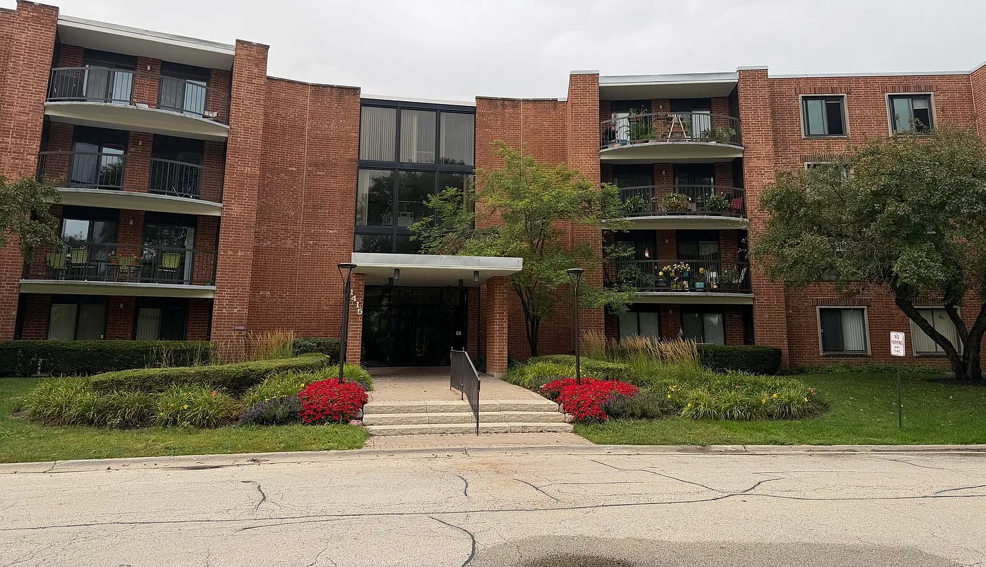 2 bed, 2.0 bath, 1240 sqft, $2,200 — Photo 1