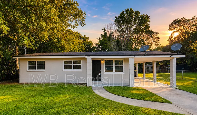4935 Portsmouth Ave — Photo 1