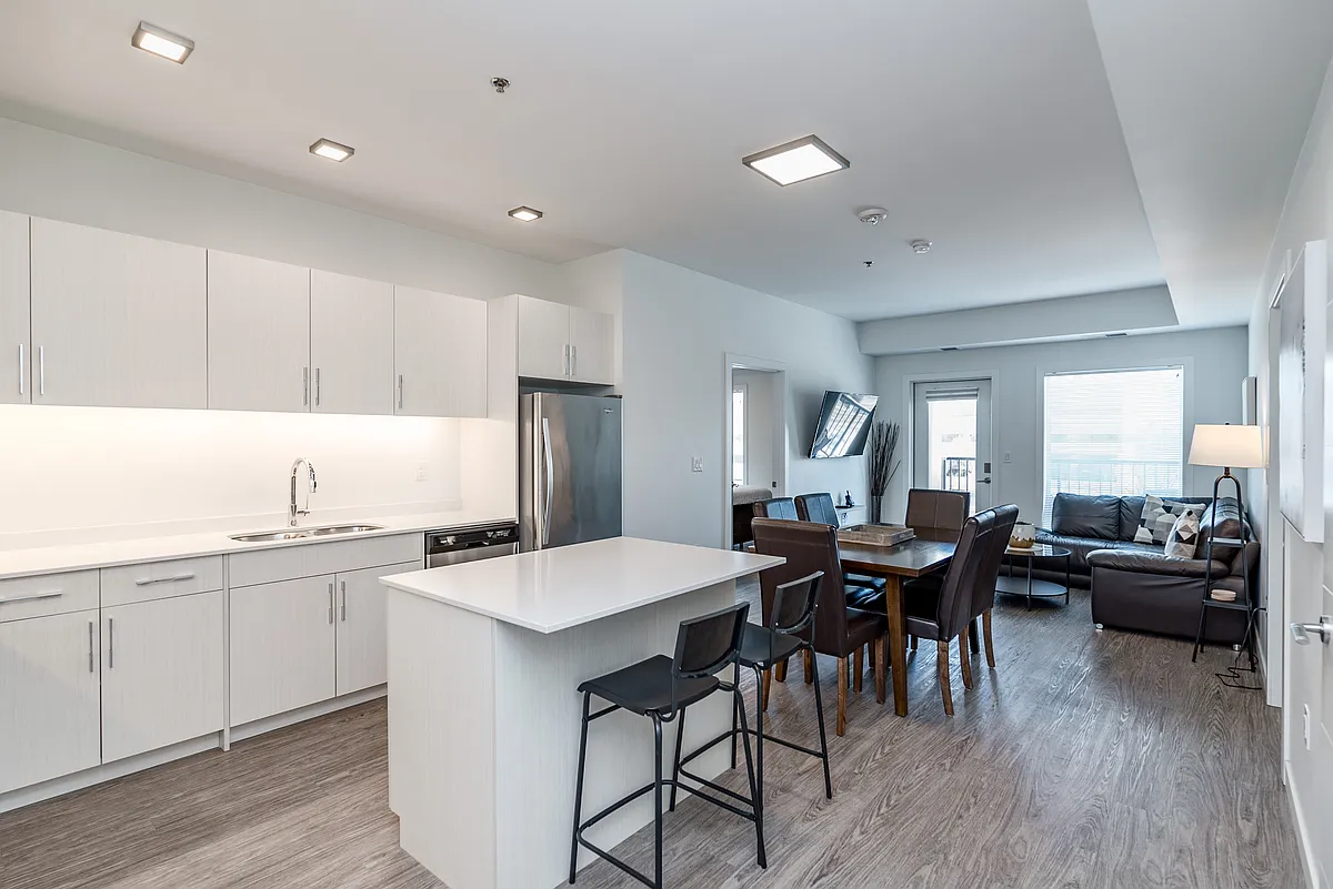 Building Photo - 1133 Portage Ave #306