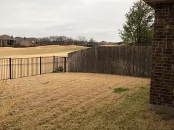 3rd image of 909 Golden Bear Ln