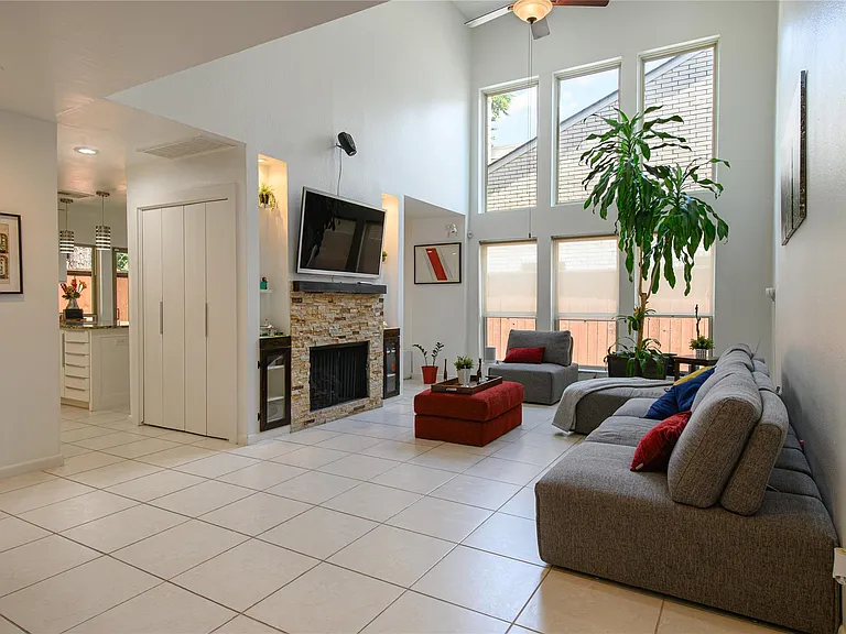 5614 Innsbruck St — Photo 3