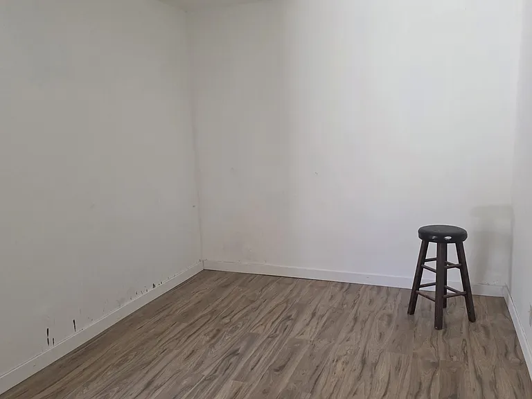 17320 Grand Ave — Photo 2