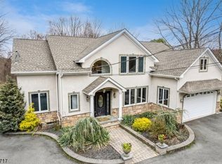 10 Mountainside Dr, Randolph, NJ 07869