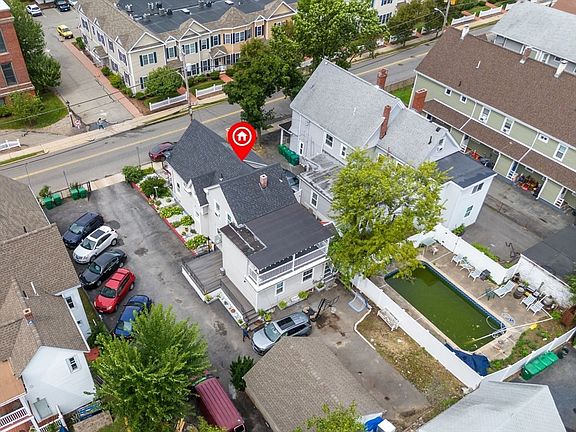 4th image of 204 Harvard St