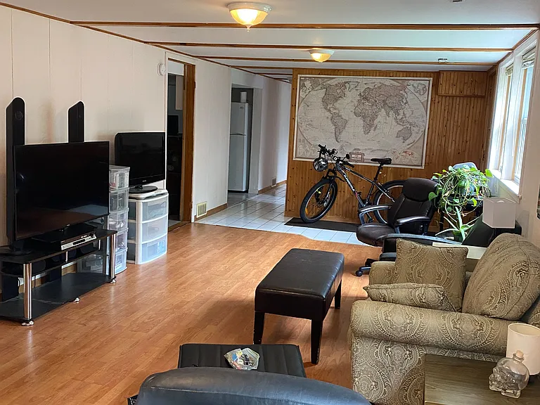 270 Sarnia Rd — Photo 5
